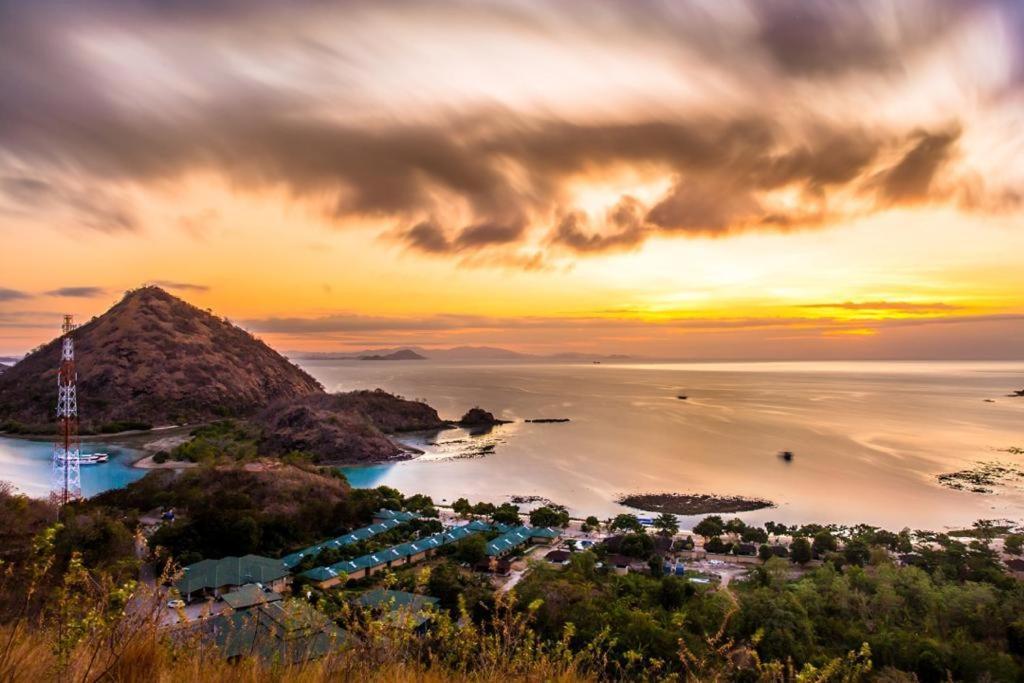Sylvia Hotel & Resort Komodo Labuan Bajo Exteriör bild